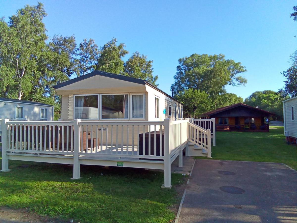Beautiful 3 Bedroom Caravan With Hot Tub - Tattershall Lakes Luaran gambar