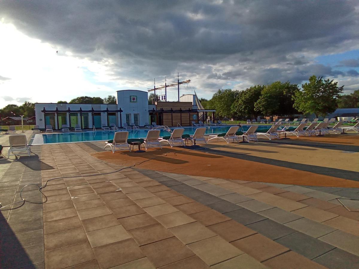 Beautiful 3 Bedroom Caravan With Hot Tub - Tattershall Lakes Luaran gambar